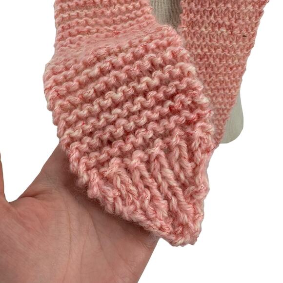pink knitted scarf - Picture 2 of 3